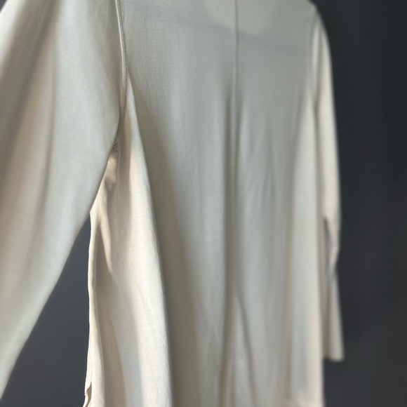 Lululemon - Picture 11 of 15